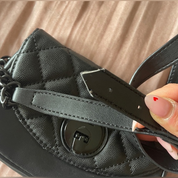 Aldo black quilted crossbody that can be worn as waist bag - Picture 4 of 5